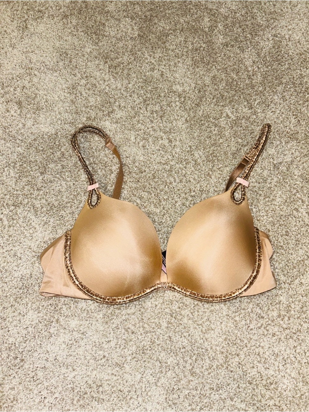 Victoria's Secret Very Sexy 36C Beige Satin Underwired Padded T-Shirt Bra